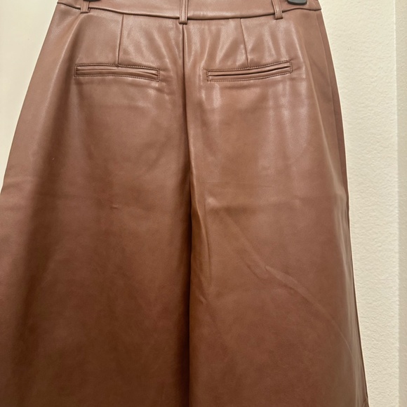 Anthropologie Brown Faux Leather Bermuda Shorts size XS; NWT - Picture 3 of 4